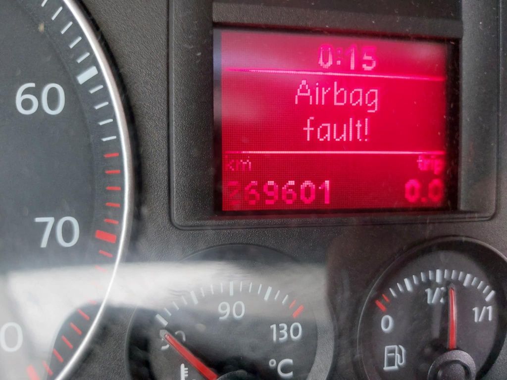 Volkswagen Golf 5 1.6MPI (USZKODZONY)