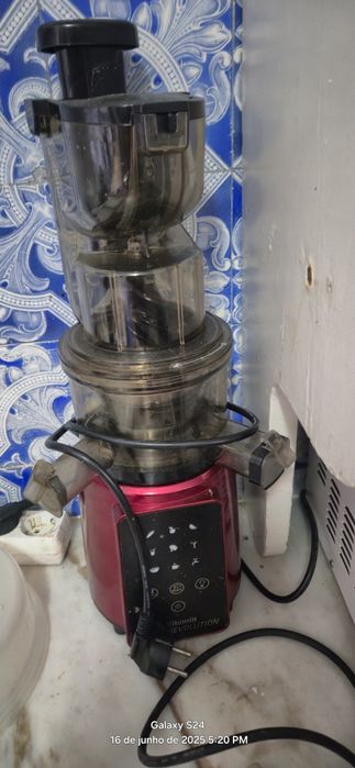 Maquina de fazer sumos ,batidos etc...