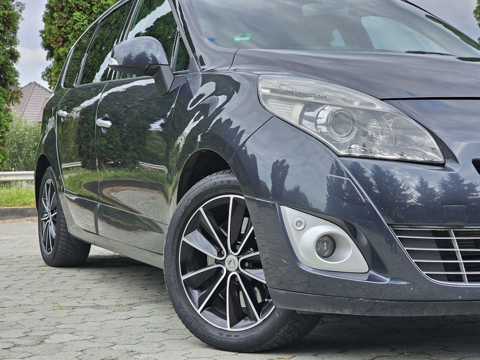 Renault scenic.
