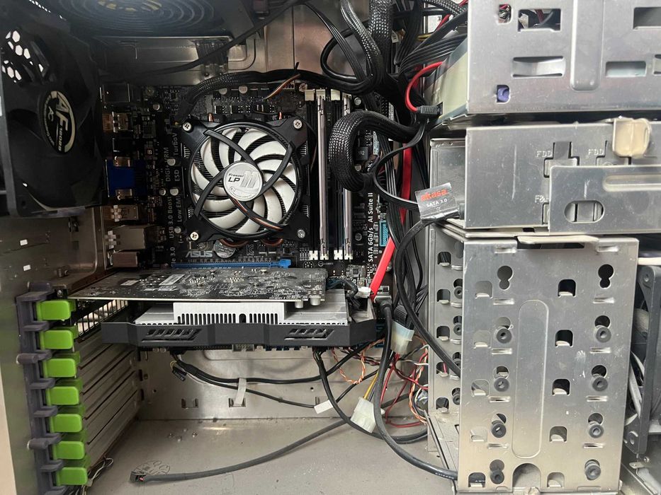 Komputer Intel i5 3470 + 8GB RAM + SSD + monitor Dell + Radeon RX560