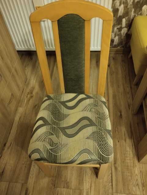 Komplet krzeseł tapicerowane drewno