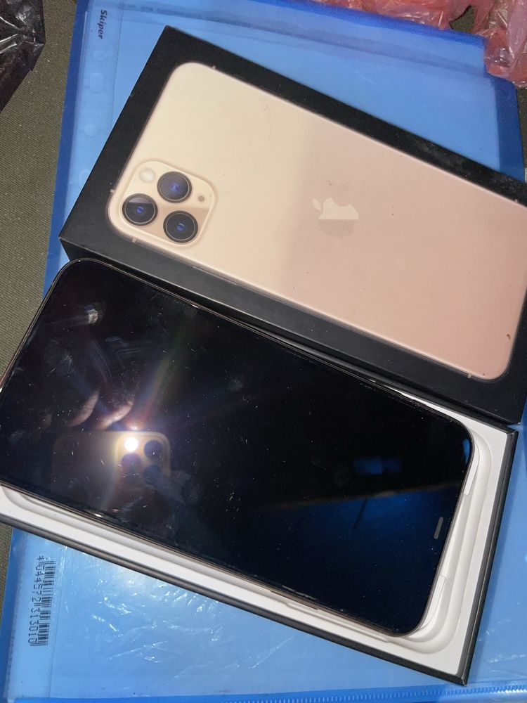 iPhone 11 pro max, в гарному стані