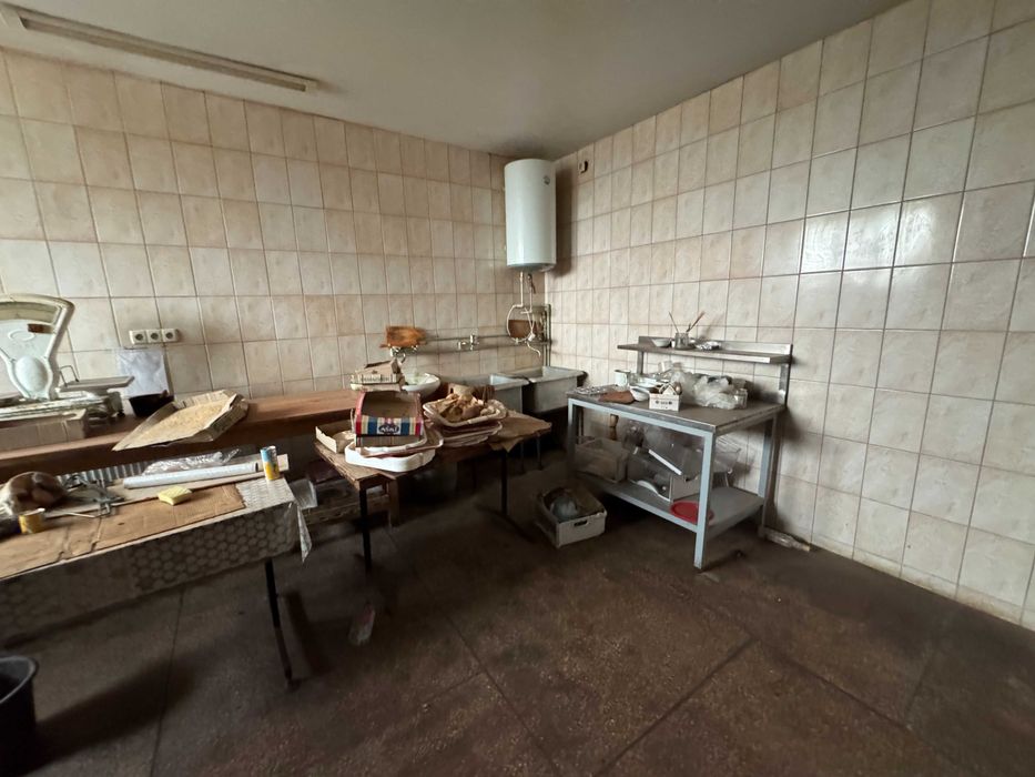 Фасадне приміщення в с. Червона Слобода