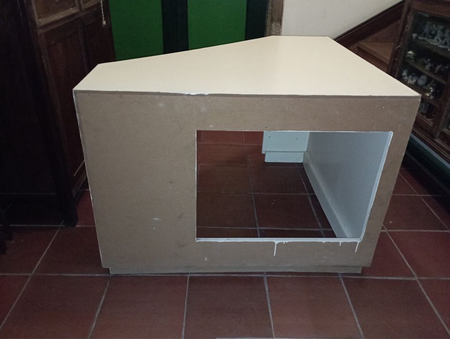 Secretária de canto