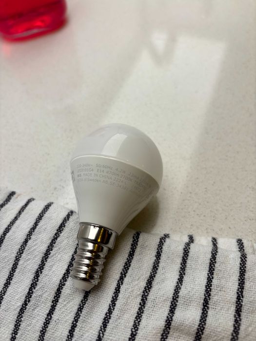2x mała żarówka E14 tradfri, 470 lumenów