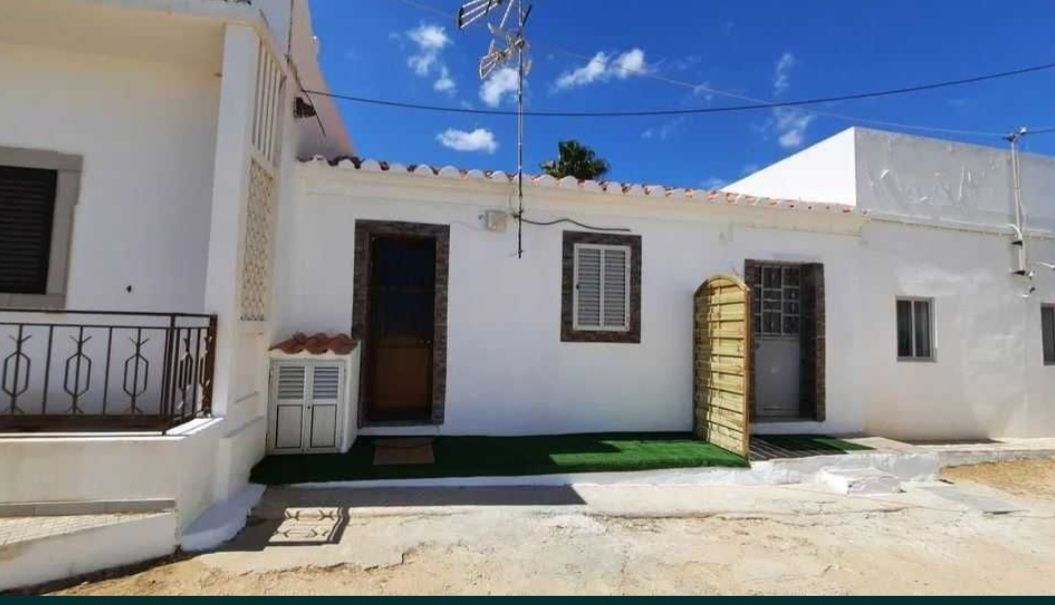 Agosto Moradia Férias  Algarve T1 C/estacionamento grelhador