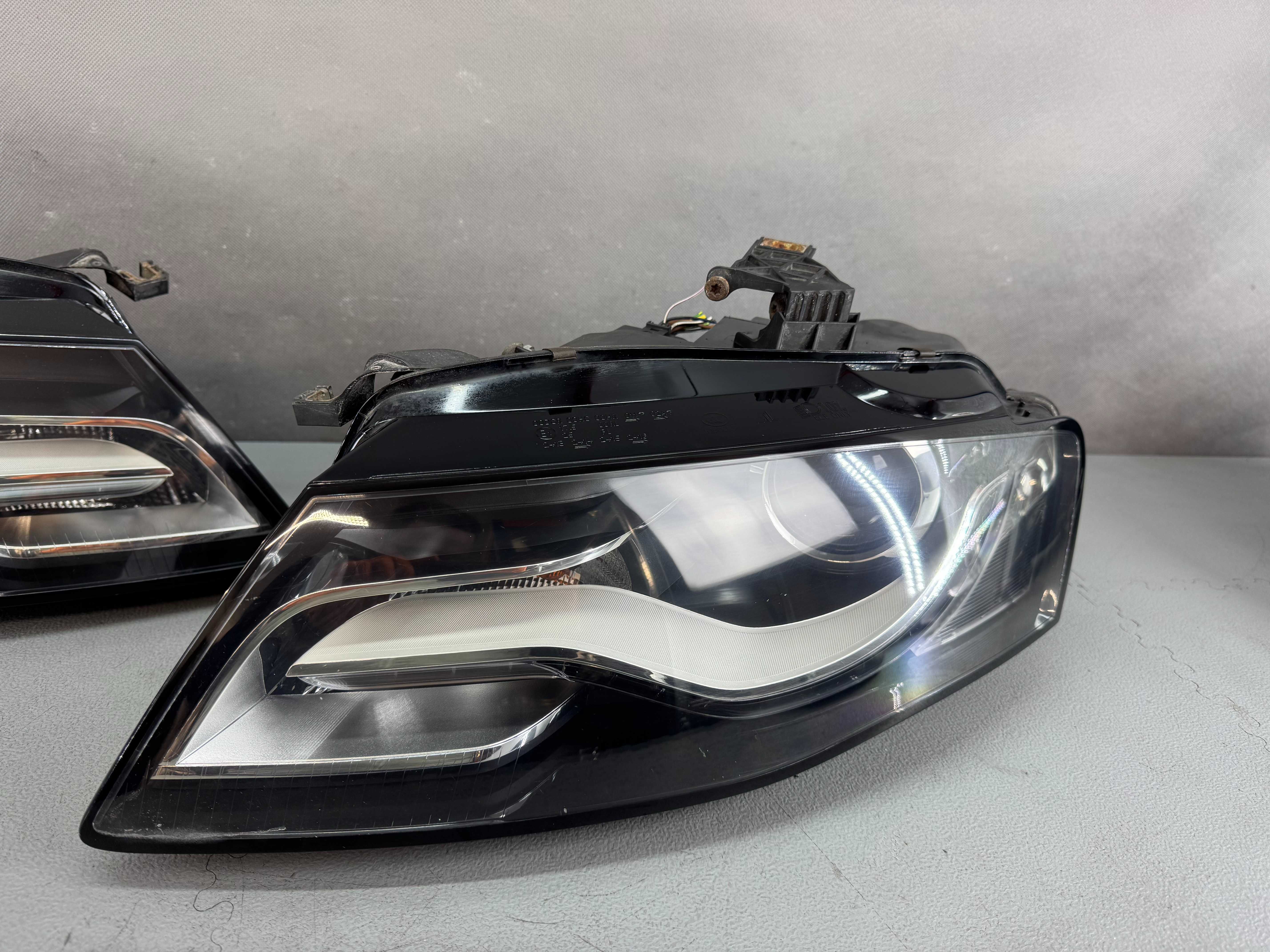 Audi A4 B8 Lampy Przód Przednie Bi-Xenon Komplet Lewa + Prawa EU IGŁA