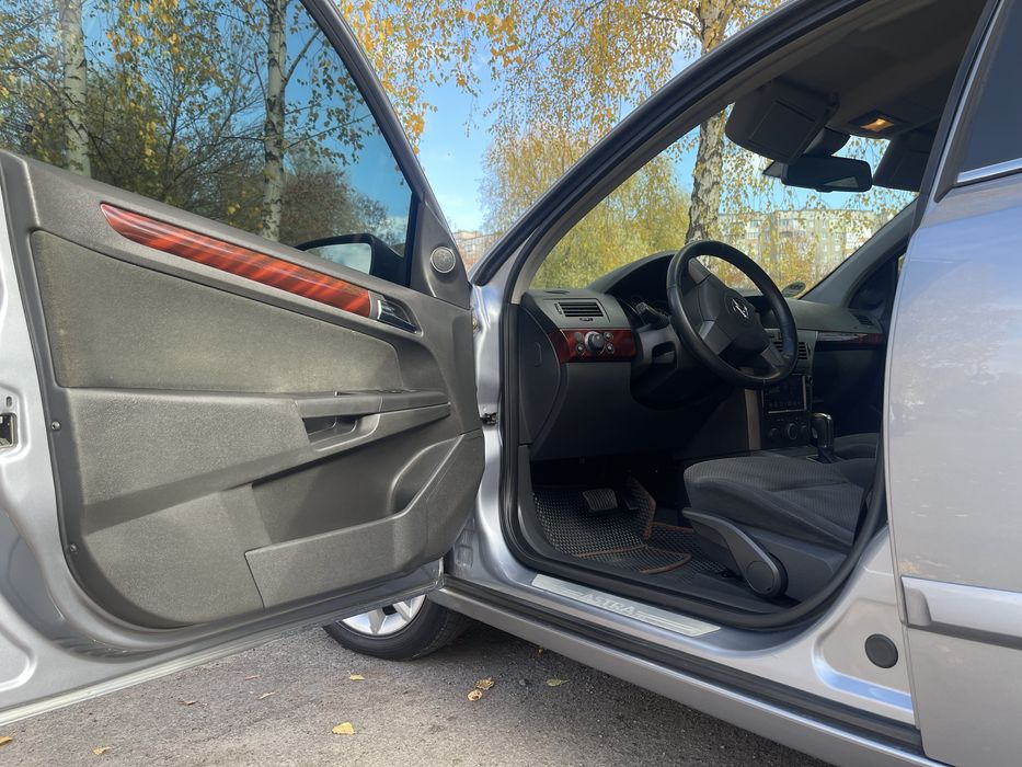 Opel Astra h 1.8 автомат