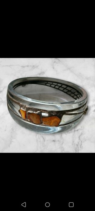 Popielniczka szklana zdobiona srebrem i bursztynem