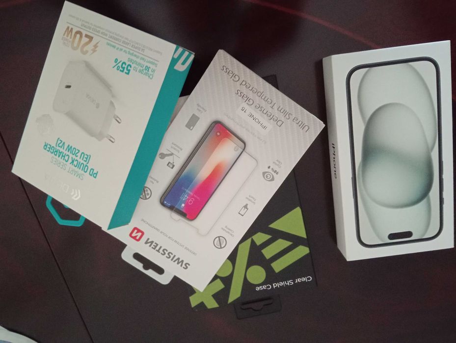 iPhone 15 novo de 128 GB com carregador, capa e película