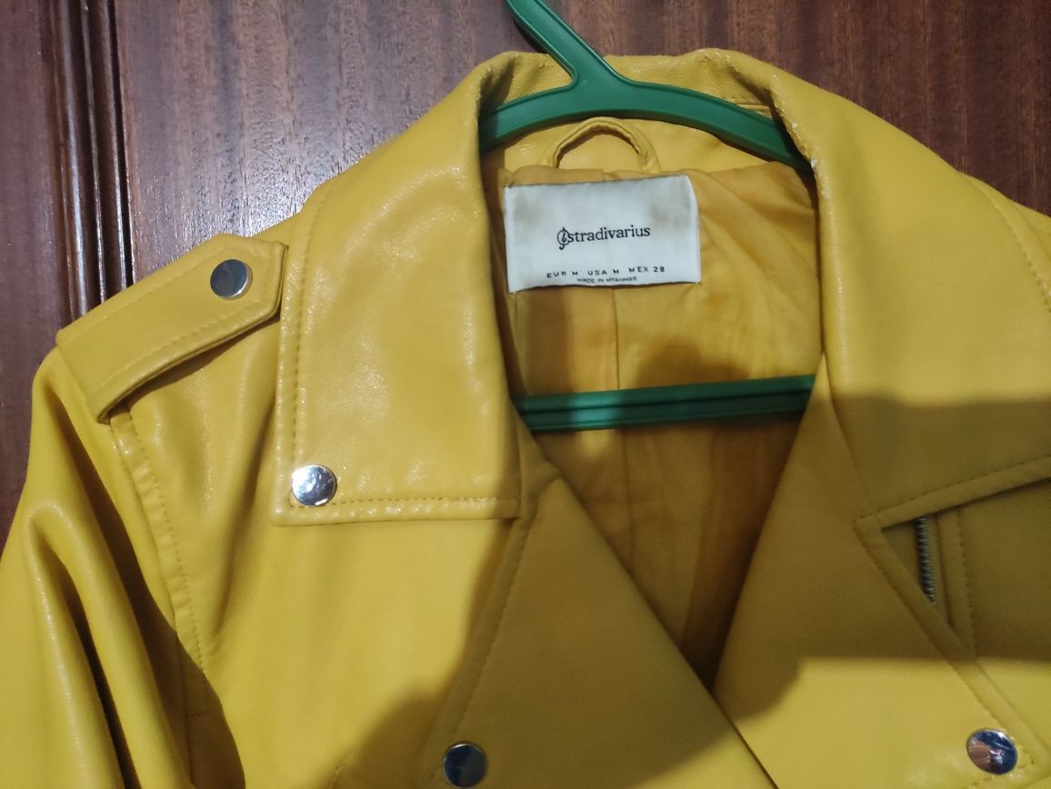 Casaco Efeito Cabedal Amarelo M Stradivarius