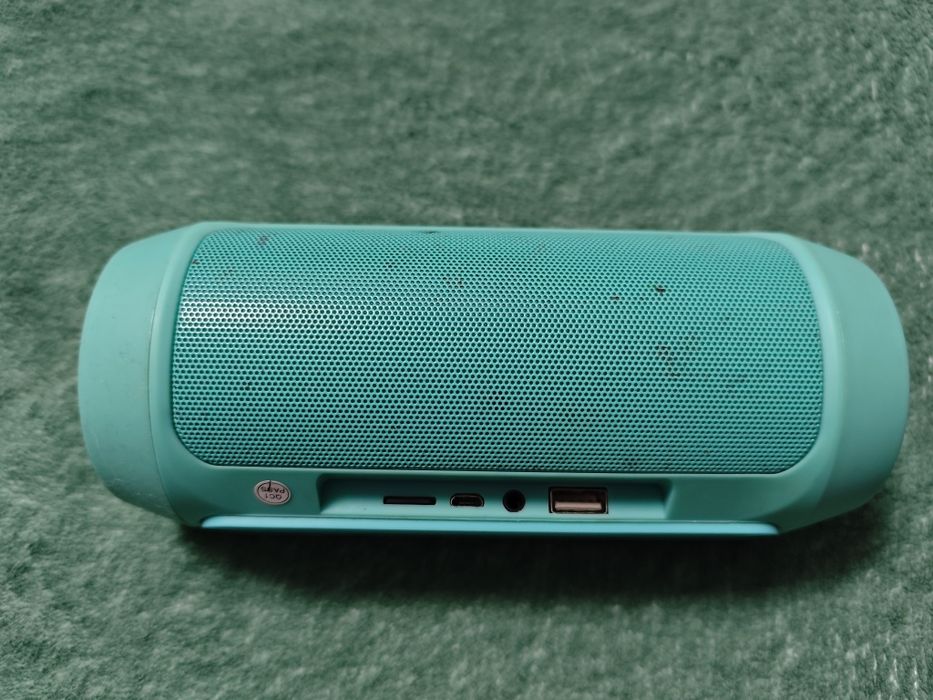 Портативна колонка JBL