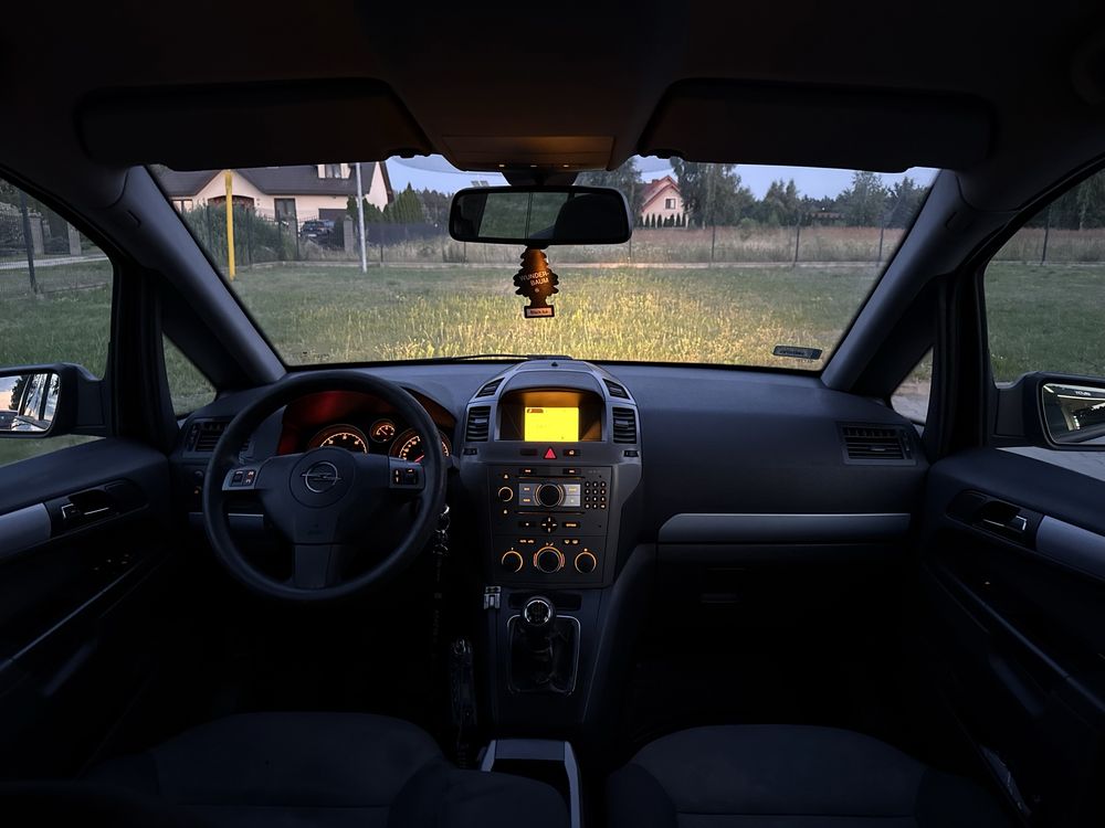 Opel Zafira B 2006r 1.9cdti 122km/7 osobowy/Hak/Bez wkładu