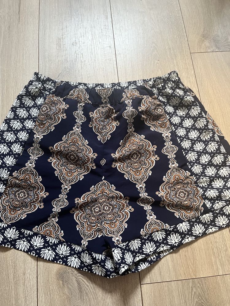 H&M wzorzyste szorty r 36