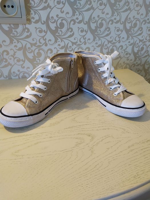 Кеди Converse з блисками на дівчинку бренду Dunnes, хайтопи 33 розмір