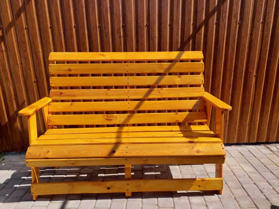 Лавочка деревянная