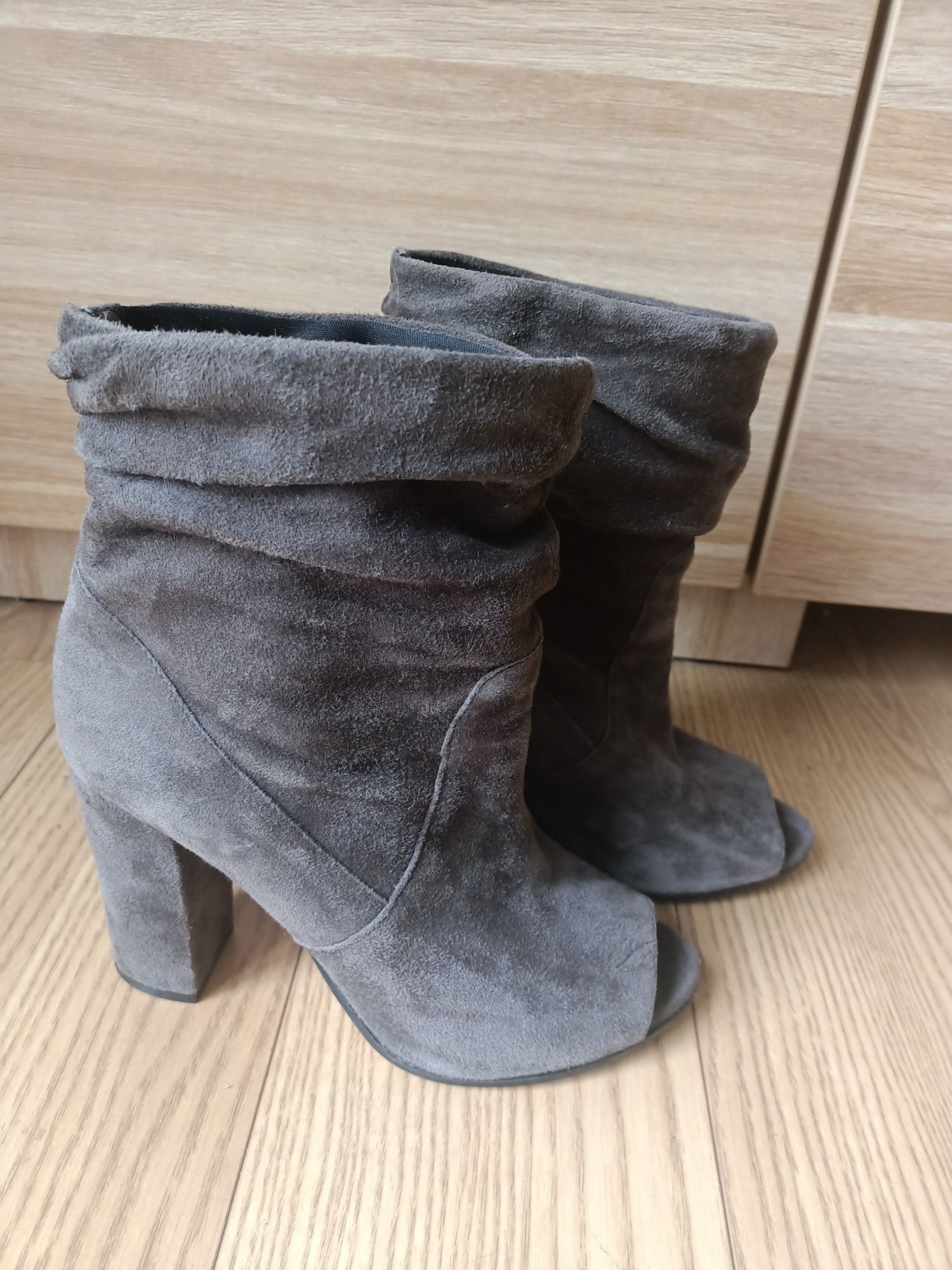 Botki peep toe Kazar