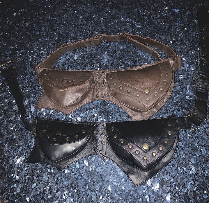 Bolsa de cintura em pele