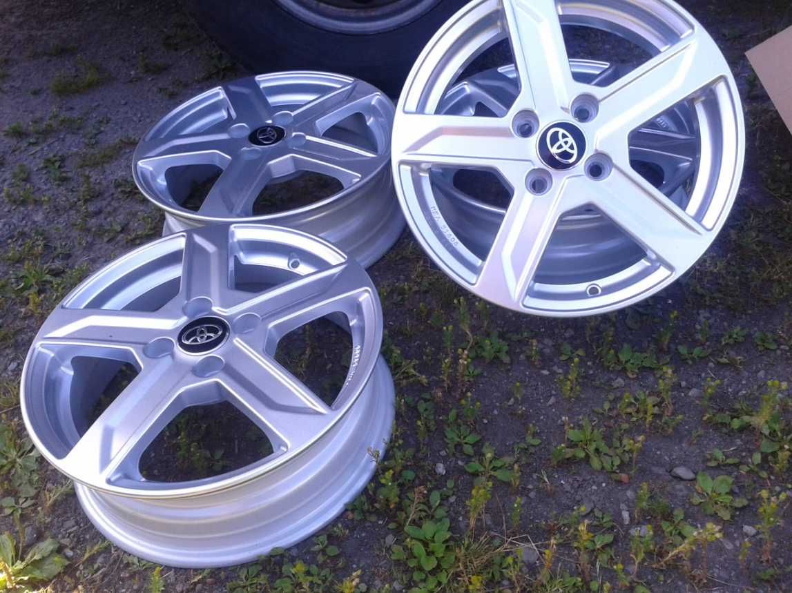 oryginalne felgi nowe r15 toyota aygo yaris iq 107 c1 4x100 5j brock