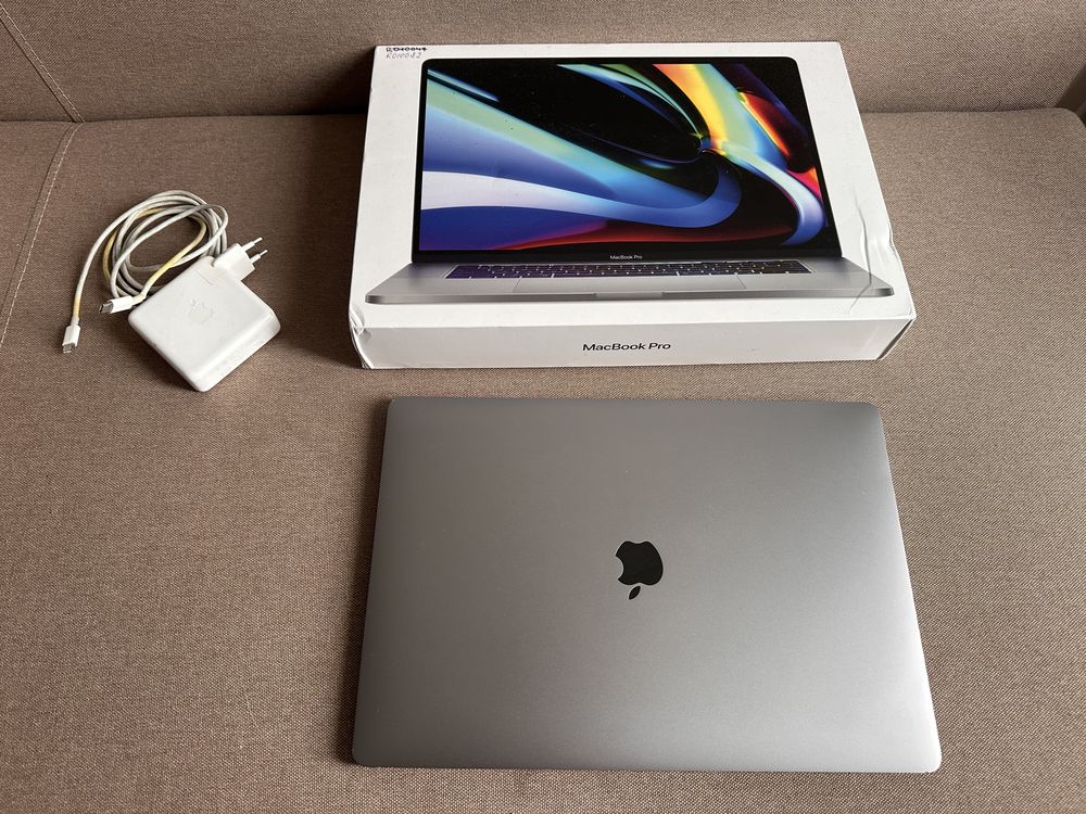 MacBook Pro 16" i9/16Gb DDR4/SSD 1000Gb/Radeon 5500m Space grey
