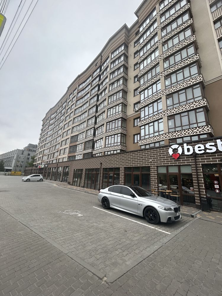 Квартира в центрі міста з дизайнерським ремонтом . Будинок 2024.