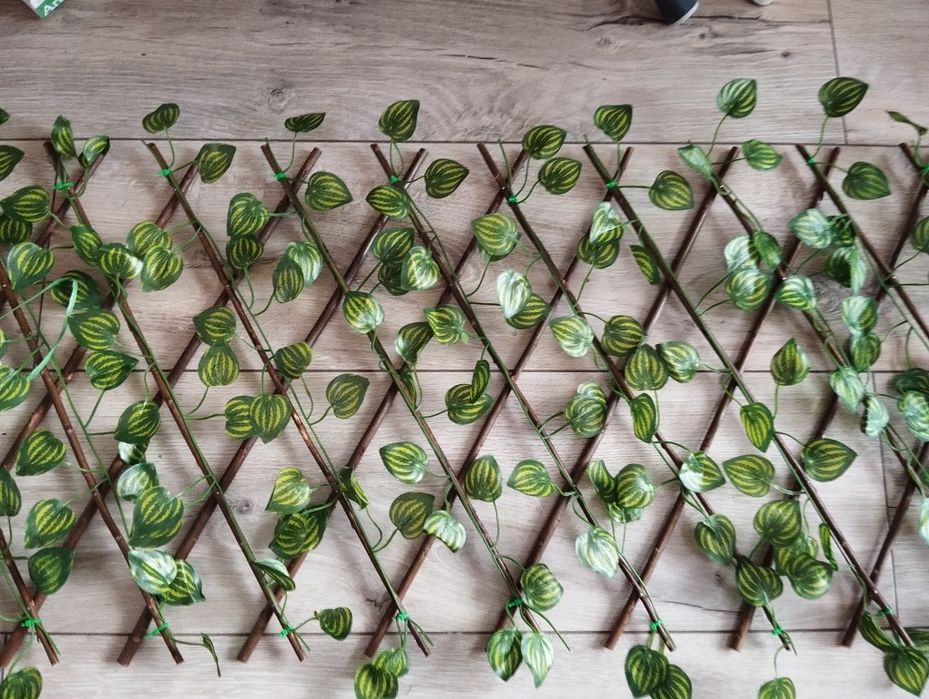 Żywopłot sztuczny bluszcz liście na kratce płotek pergola rozciągana