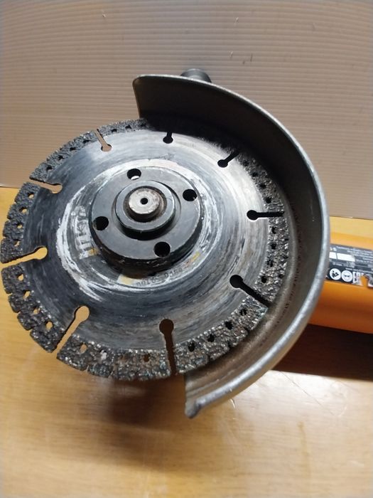 Rebarbadora AEG de acabamentos 115mm 800W