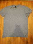 T-shirt azul e branca H&M
