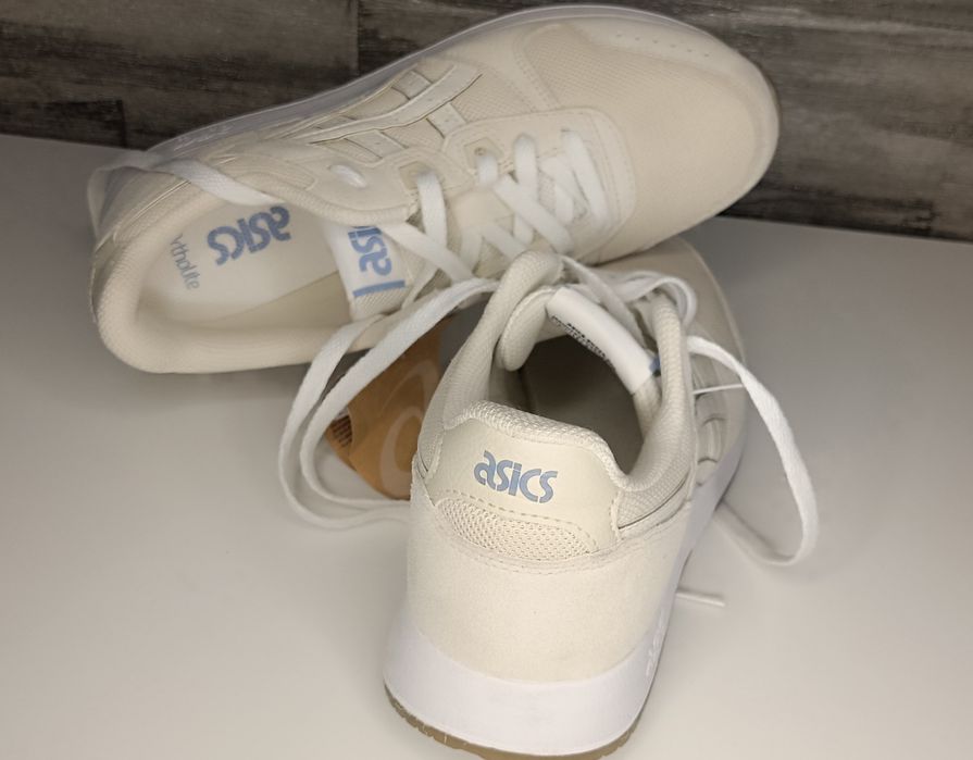 Жіночі кросівки ASICS Lyte Classic Бежеві
