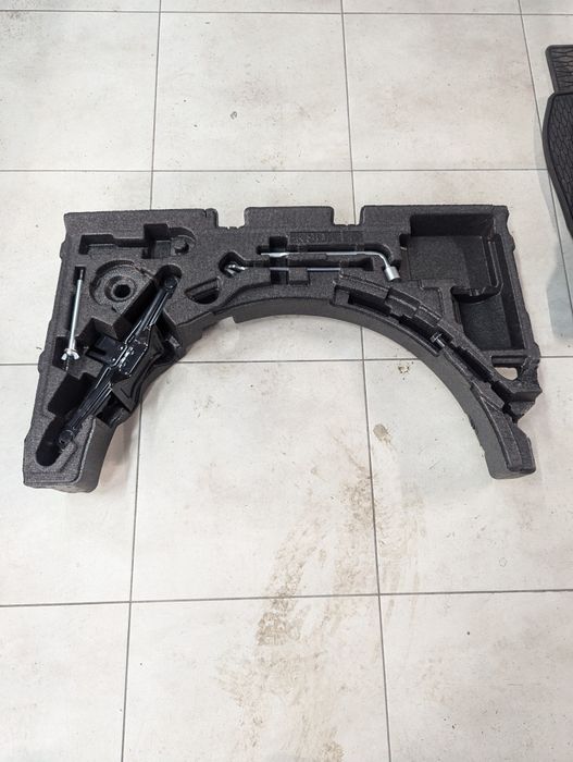 Пінопласт, домкрат мазда сх5 КФ 2022+