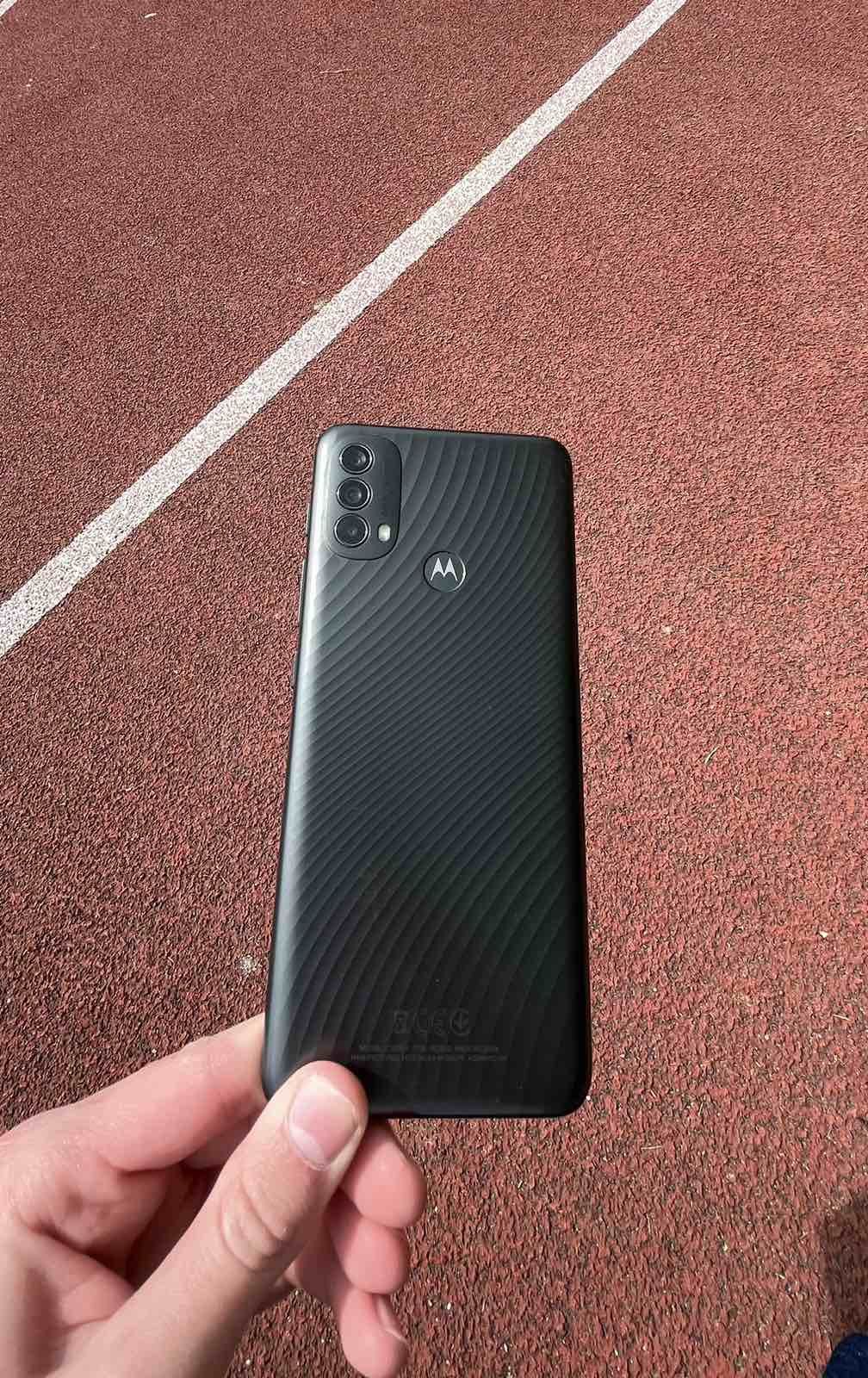 Продаємо телефон Motorola E 40