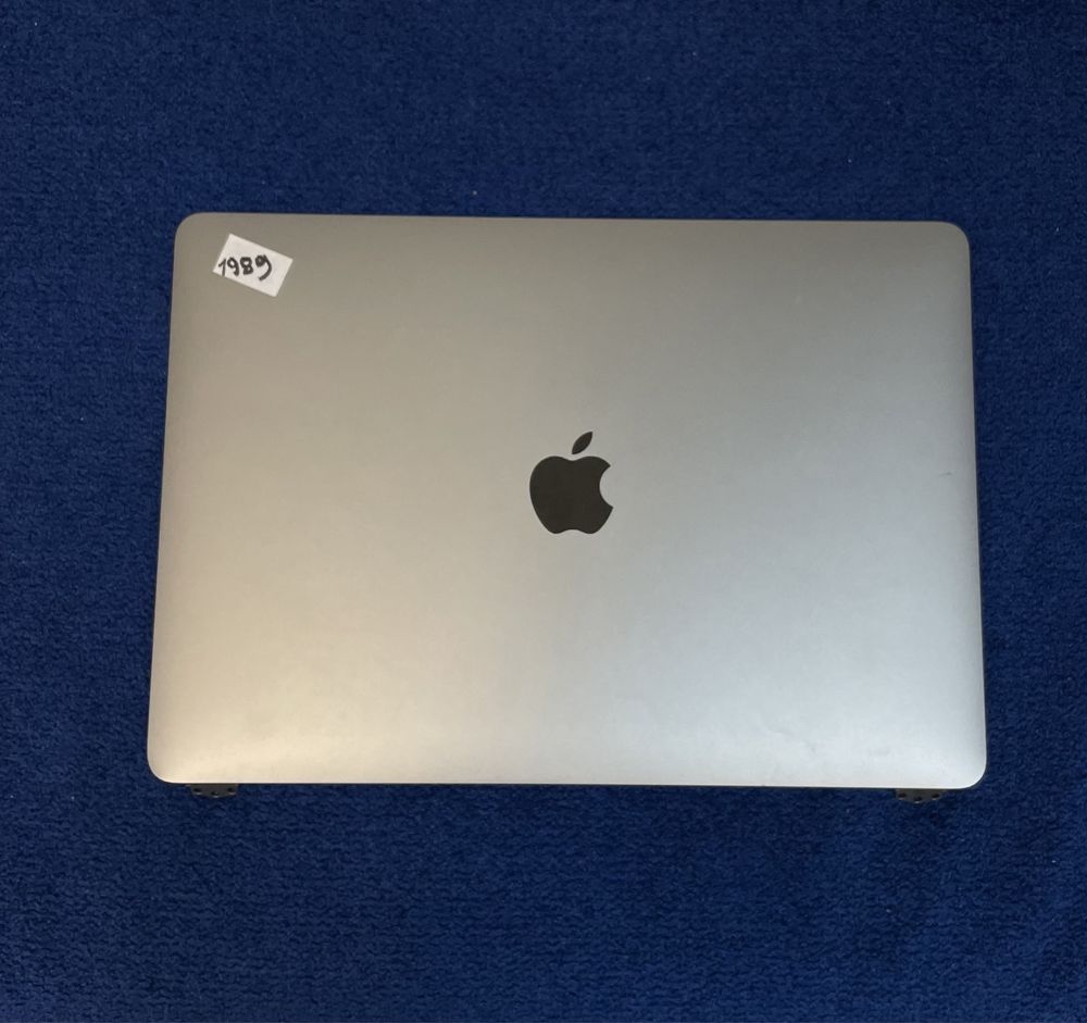 Экран дисплей MacBook Pro 13 2019