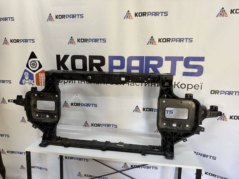 Панель суппорт радіаторів Genesis GV70