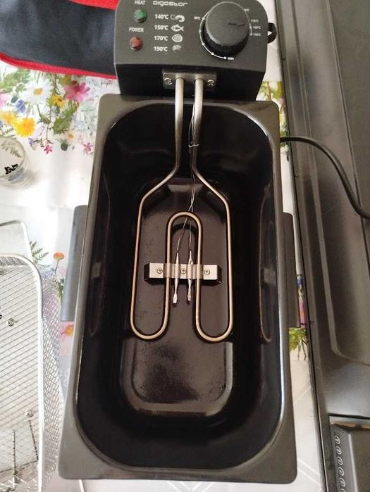 Profesjonalna frytkownica 2200W z koszykiem i termostatem