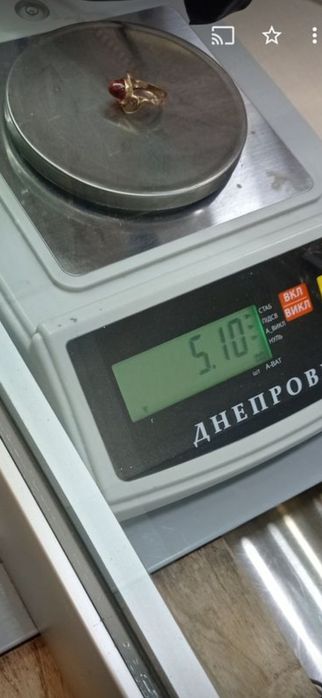 Золотое кольцо с изысканным оранжевым сапфиром