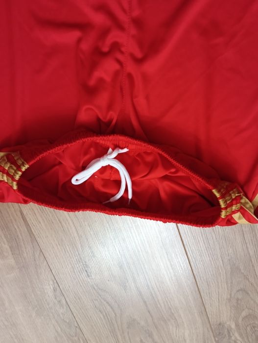 Spodenki sportowe dla chłopca rozmiar około 158