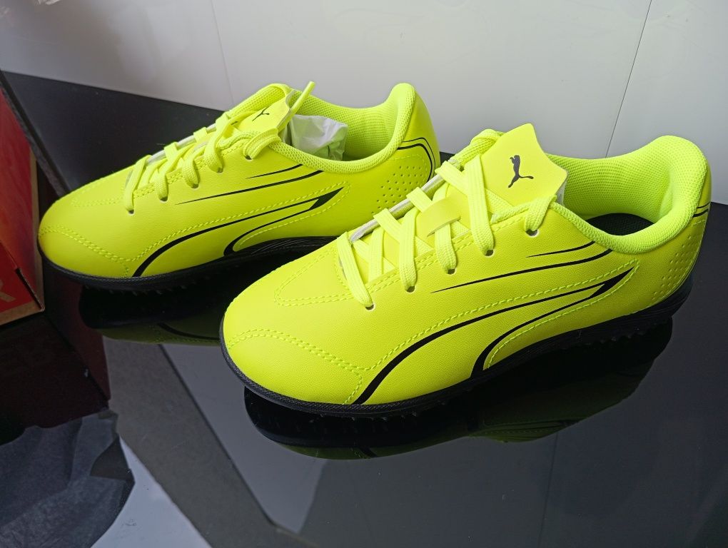 R. 31 Nowe dziecięce buty sportowe Marki Puma Model victoria TT Junior