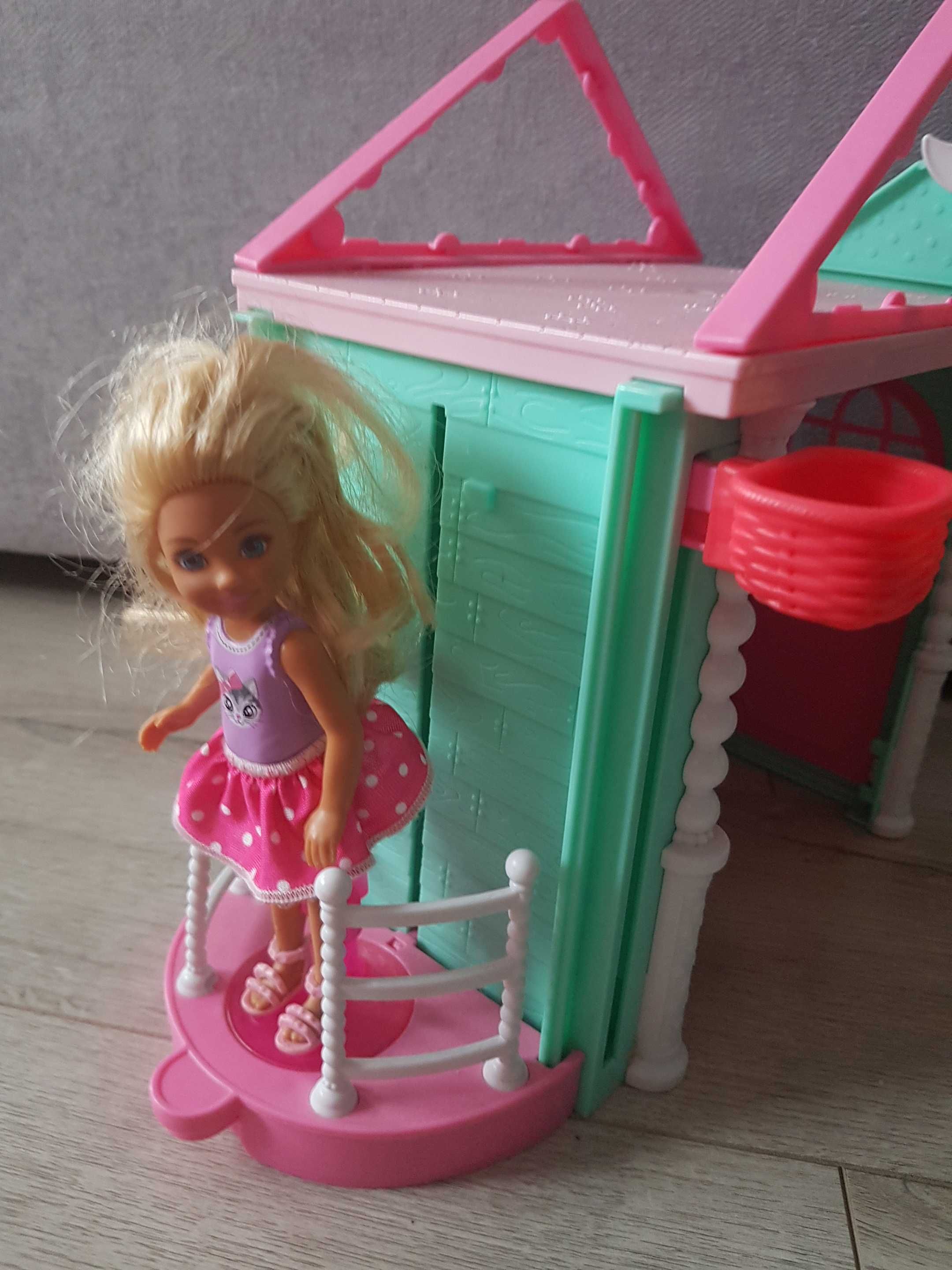 Barbie Chelsea domek z ogródkiem mebelki akcesoria wys. 25 cm