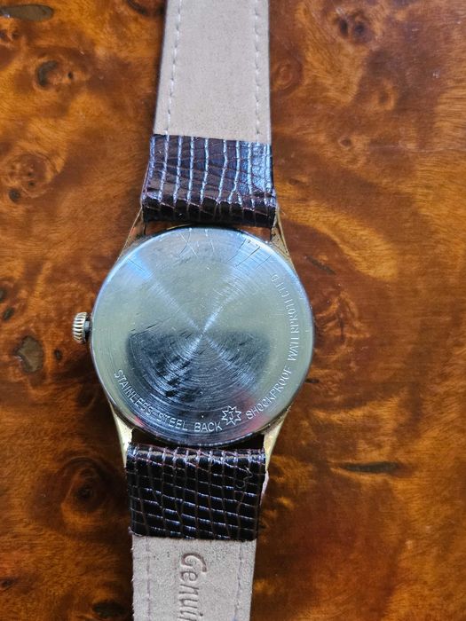 Junghans 620 zegarek naręczny z naciągiem ręcznym