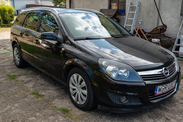 Opel Astra kombi 1,9CDTI 150KM