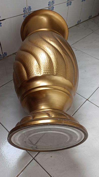 Jarrão em latão com 55 x 25 cm