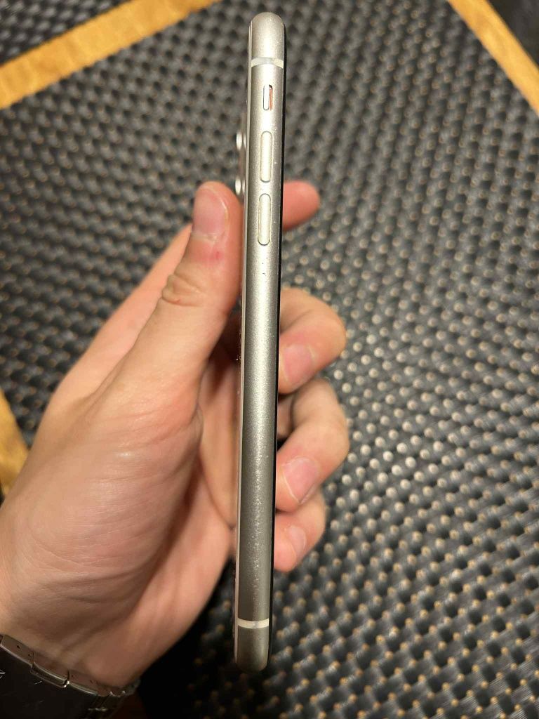 iPhone 11 pojemność 64GB