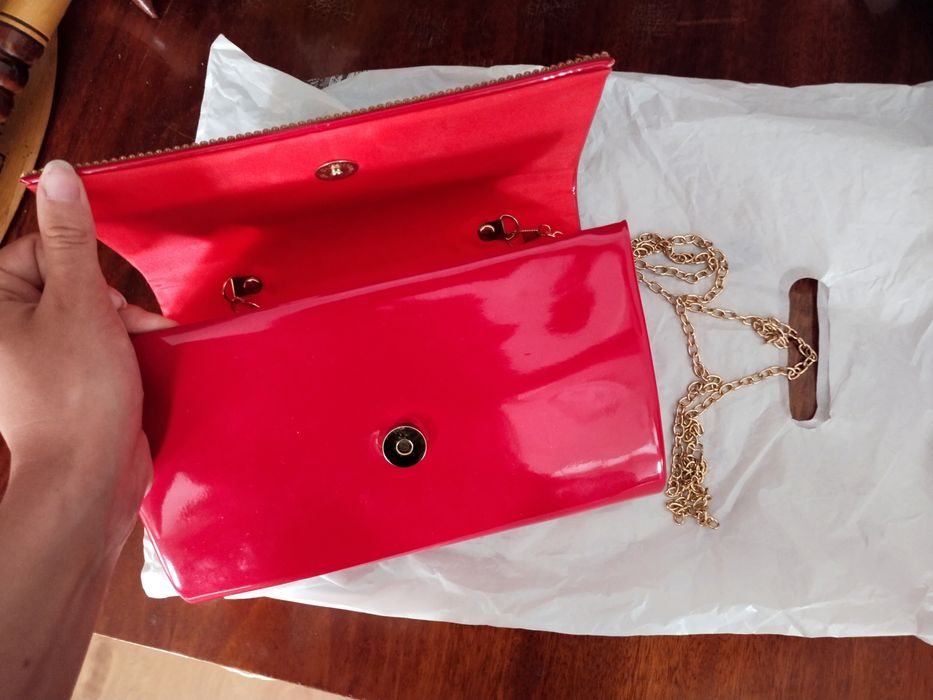 Сумочка клатч на випускний червона