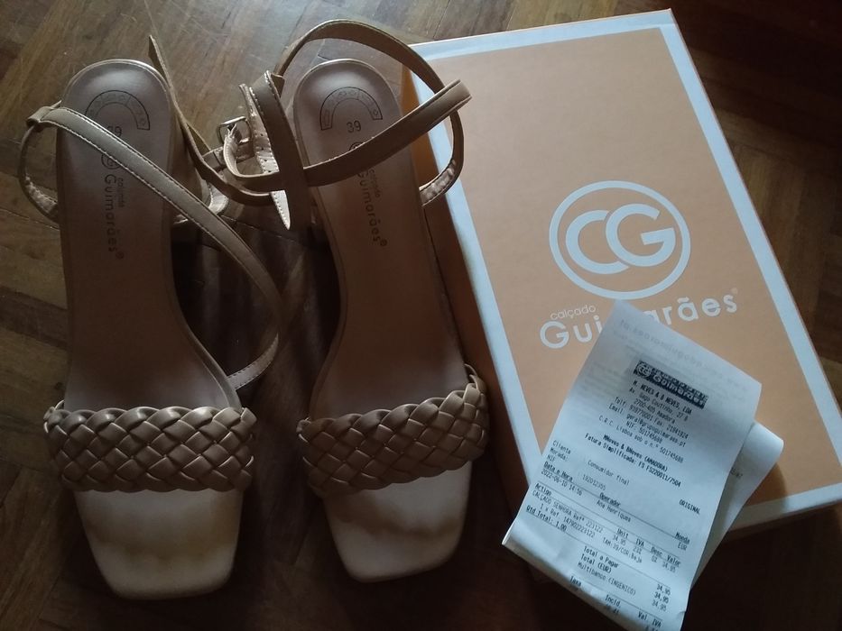 Sandálias semi novas rosa 39