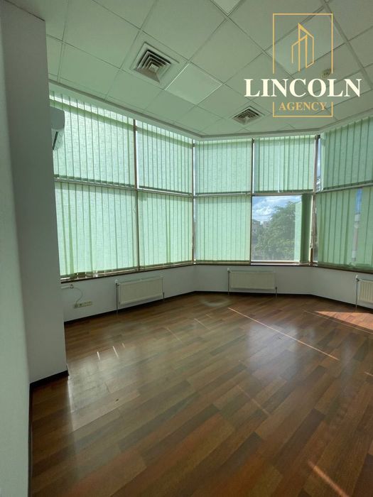 БЕЗ%, 68 м², Дипломат Холл, Жилянська, Олімпійська, Центр, Офіс