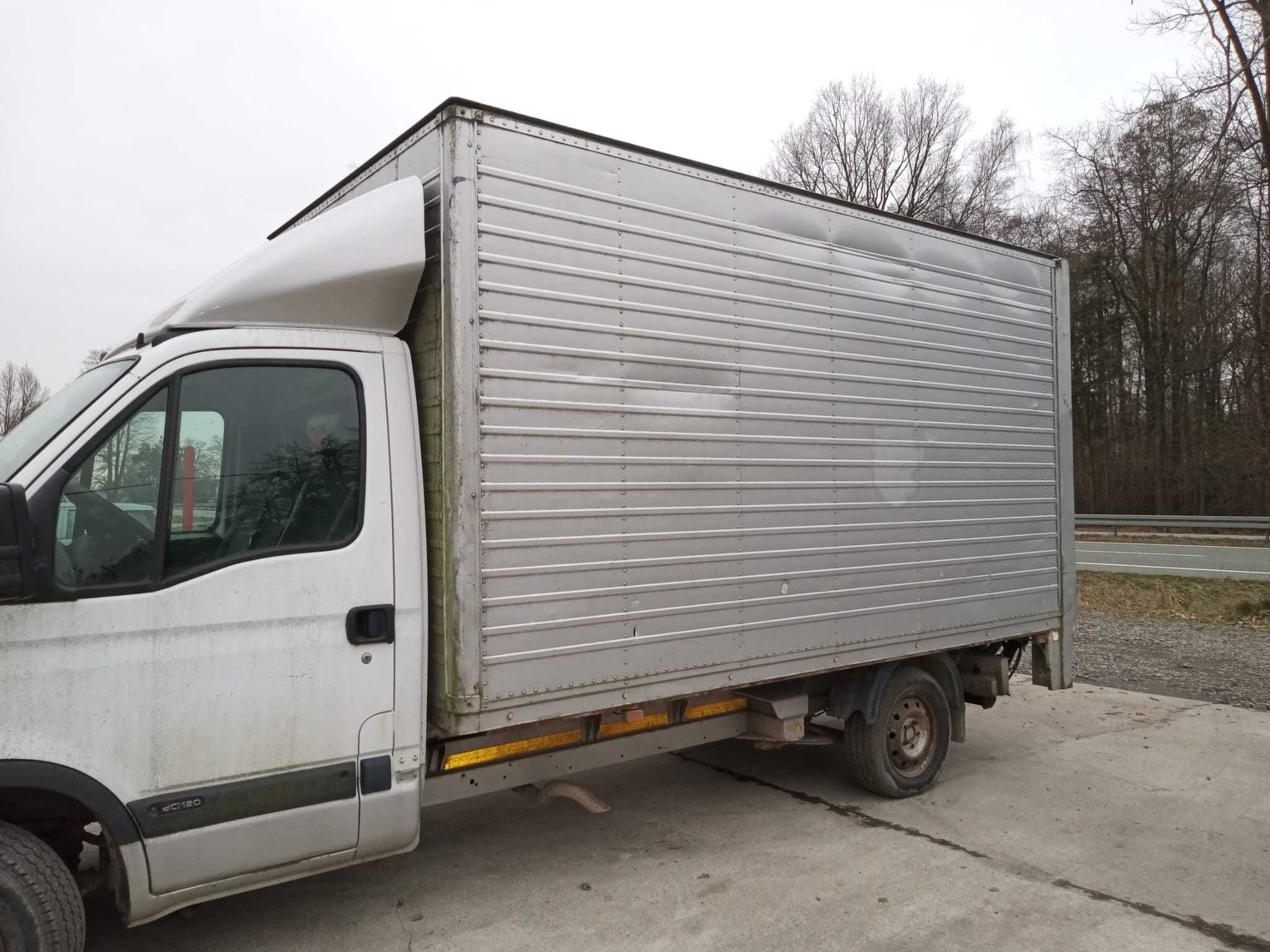 Zabudowa samochodowa Kontener z windą aluminium z RENAULT MASTER  4,1m