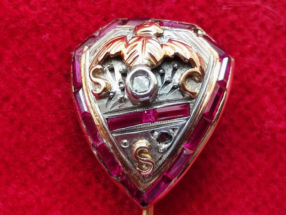 Emblema antigo em ouro e pedras preciosas Sport Comércio e Salgueiros