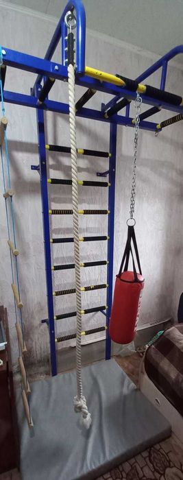 Шведська стінка металева з рукоходом шведская стенка