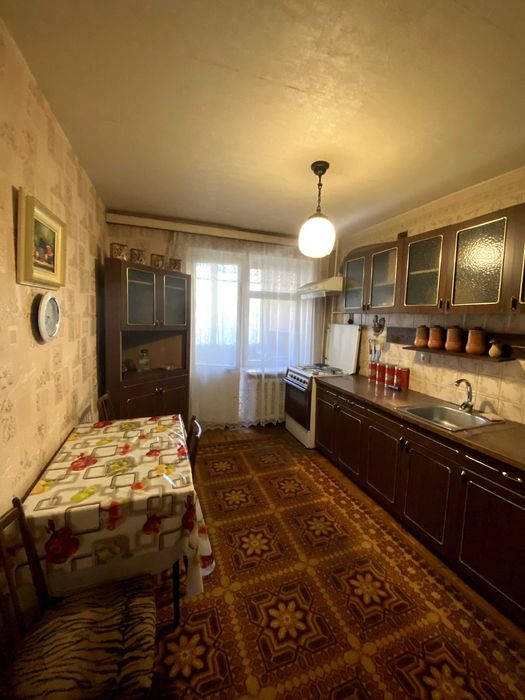 Продаж 3-к квартири