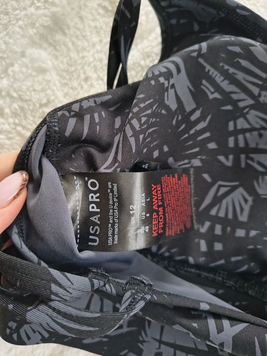 Biustonosz sportowy USA pro czarny rozmiar 40 usztywniane miseczki